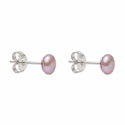 Naturfarbene Perlen-Ohrstecker in Button-Form aus 925er Silber
