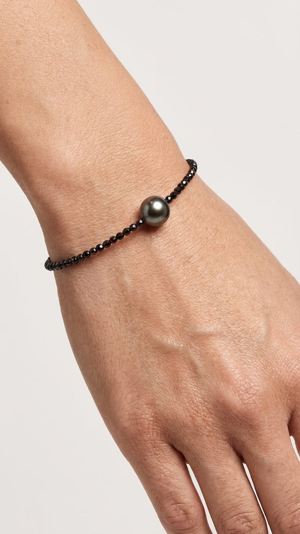 Perlenarmband mit Tahiti und Spinell